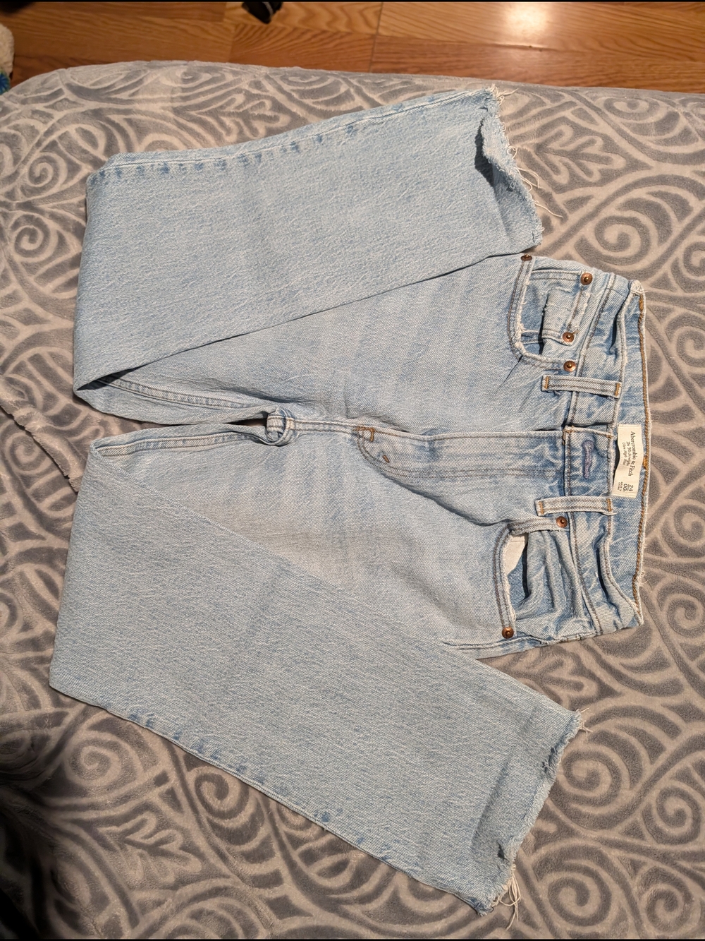Abercrombie & Fitch Light Blue Cropped Straight Jeans